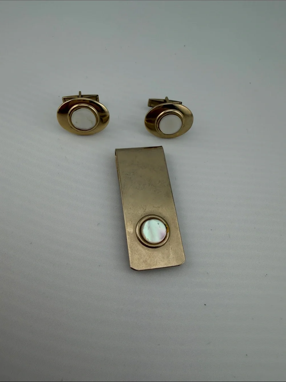 Gold Tone Mother-of-Pearl like vintage Money Clip and Cufflink Set